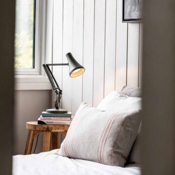 90-mini-mini-desk-lamp-kelp-green_4924.LS.SQ.W.S1.UK.2