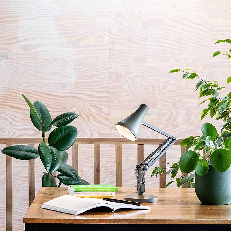 90-mini-mini-desk-lamp-kelp-green_4924.LS.SQ.W.S1.UK.3