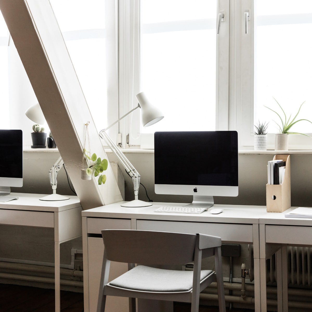 anglepoise_type_75_desk_lamp_in_the_cereal_office
