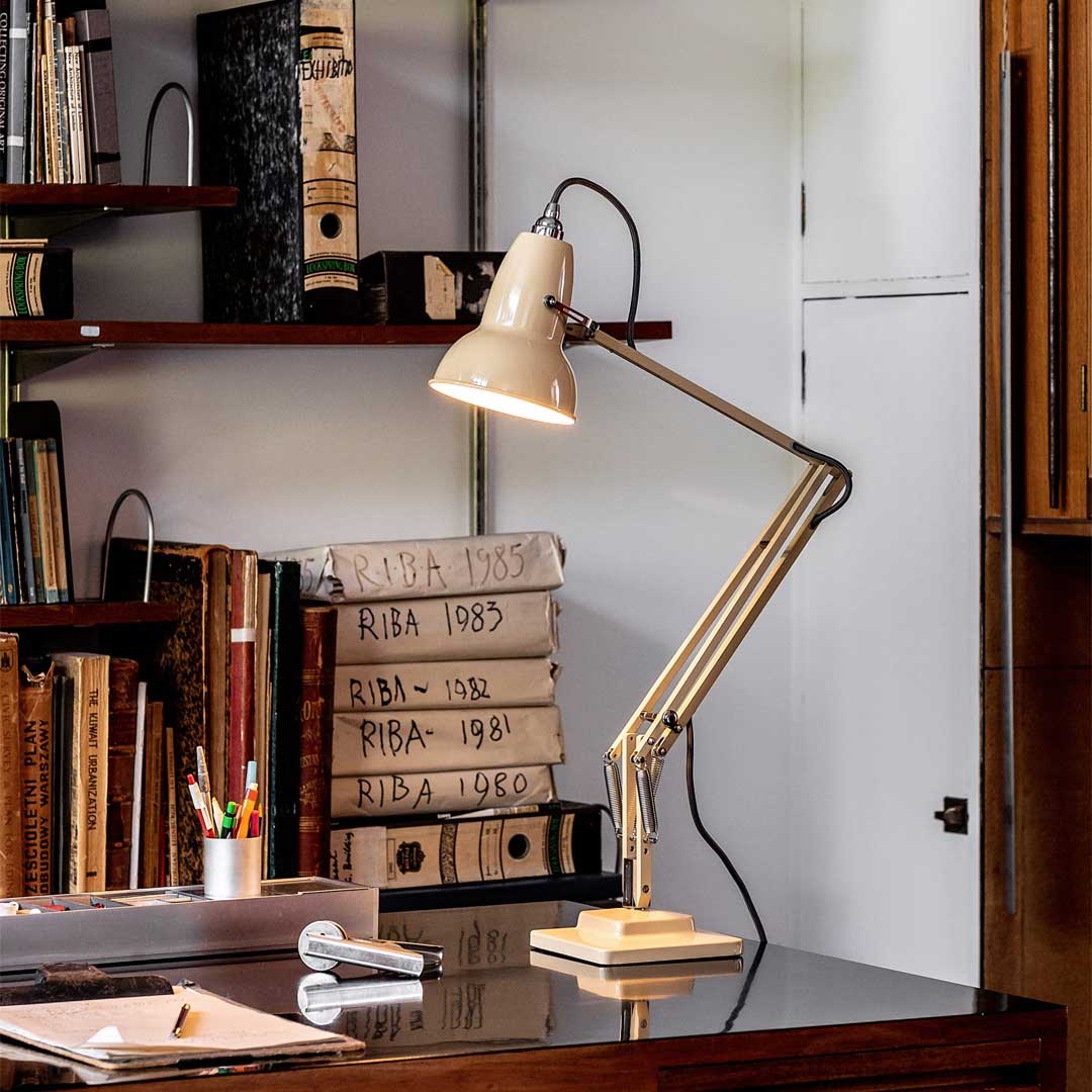 Anglepoise_Willow-Road_web-13-sq