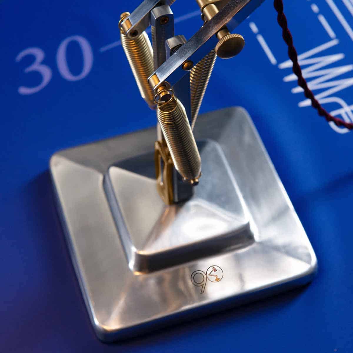 original-1227-90years-desk-lamp-polished-raw_2525.LS.SQ.W.D1.4