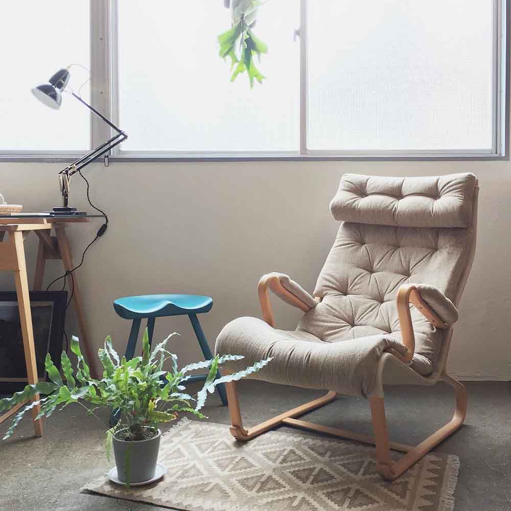 original-1227-brass-desk-lamp-ink-blue_5024.LS.SQ.W.H1.5