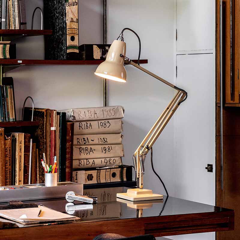 original-1227-desk-lamp-buttermilk-yellow_4124.LS.PO.P.S1.UK.1