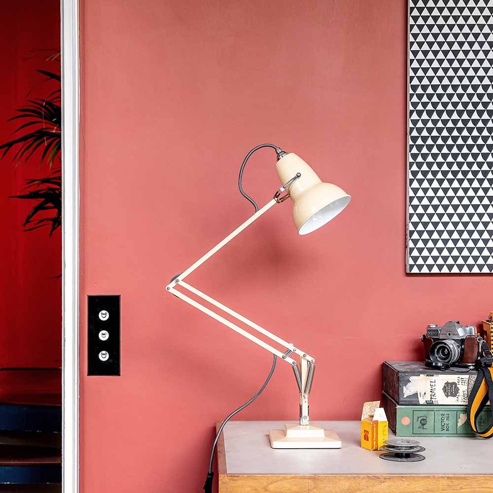 original-1227-desk-lamp-buttermilk-yellow_4124.LS.PO.P.S1.UK.2