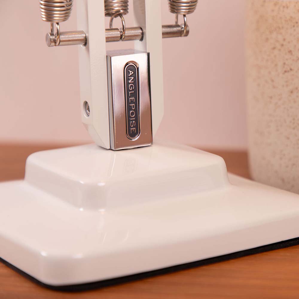 original-1227-mini-desk-lamp-linen-white_4924.LS.SQ.W.S1.UK.3