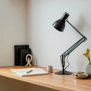 T75-desk-lamp-black