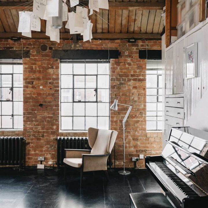 t75-silver-lustre-floor