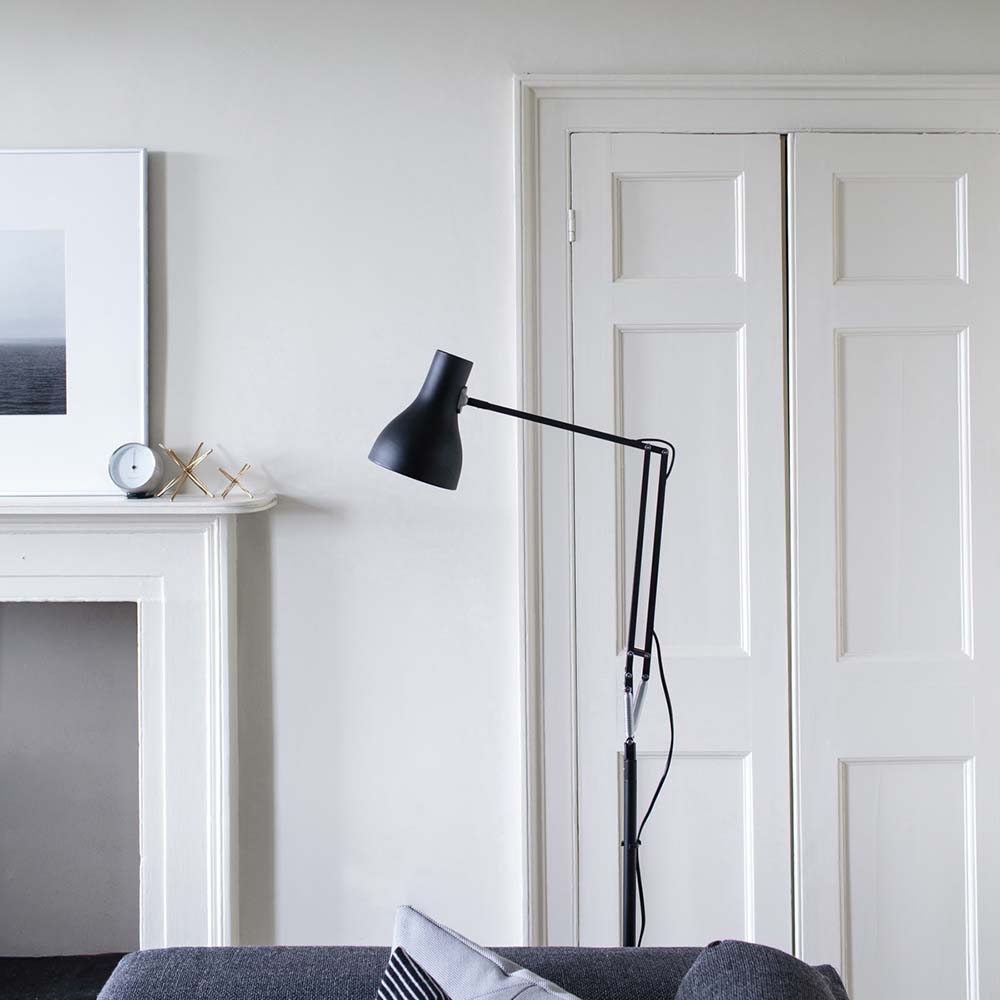 type-75-floor-lamp-jet-black_4924.LS.SQ.W.S1.UK.1