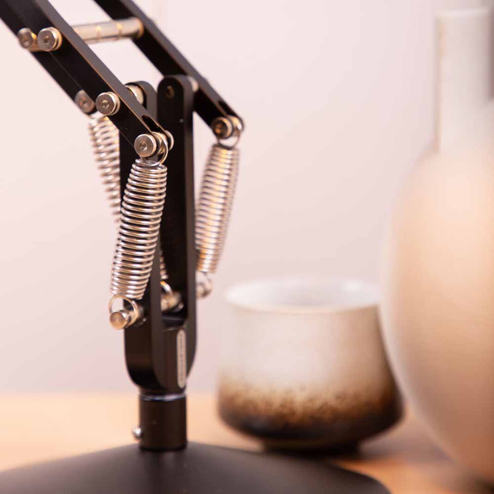 type-75-mini-desk-lamp-jet-black_4024.LS.PO.W.D1.NA.UK.1