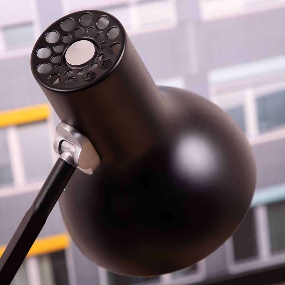 type-75-mini-desk-lamp-jet-black_4024.LS.PO.W.D1.NA.UK.2