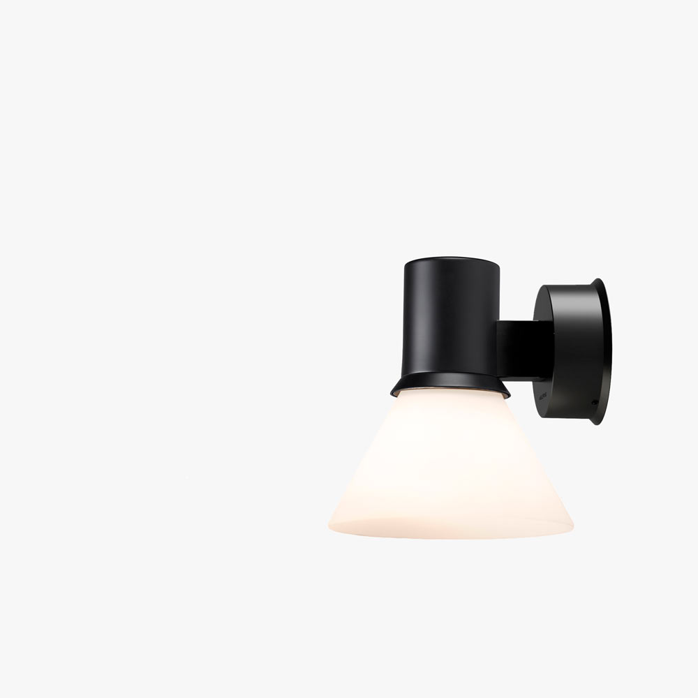 type-80-w4-wall-light-matte-black_3624.CT.SQ.W.S2.OB