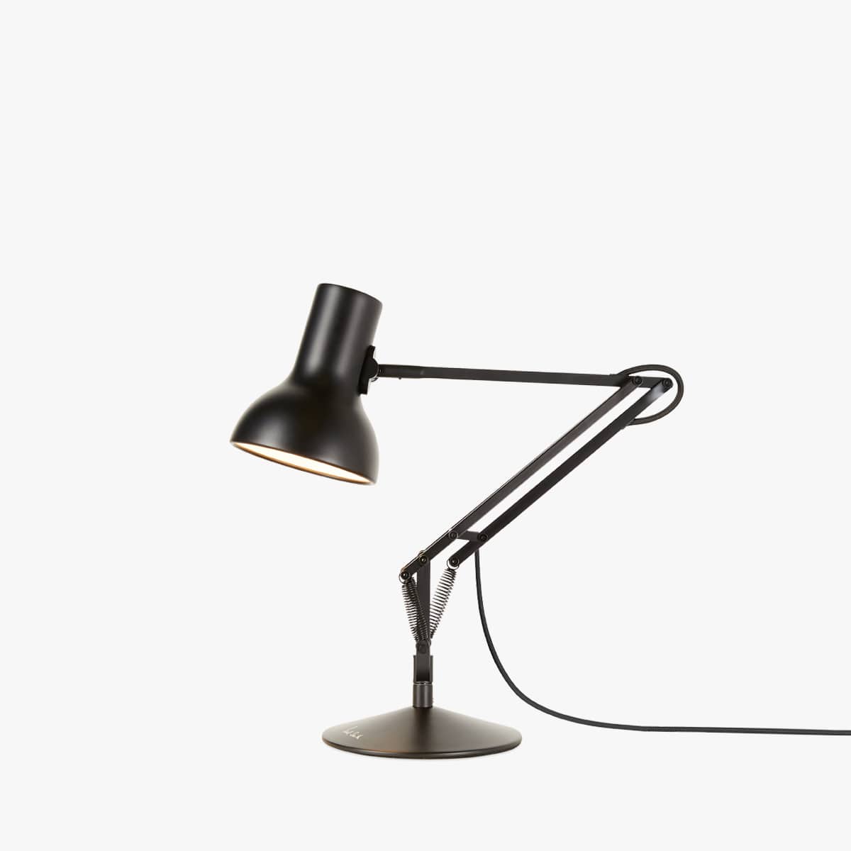 type_75_mini_desk_lamp_PS5_2
