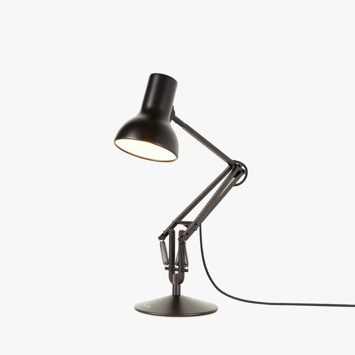 type_75_mini_desk_lamp_PS5_3