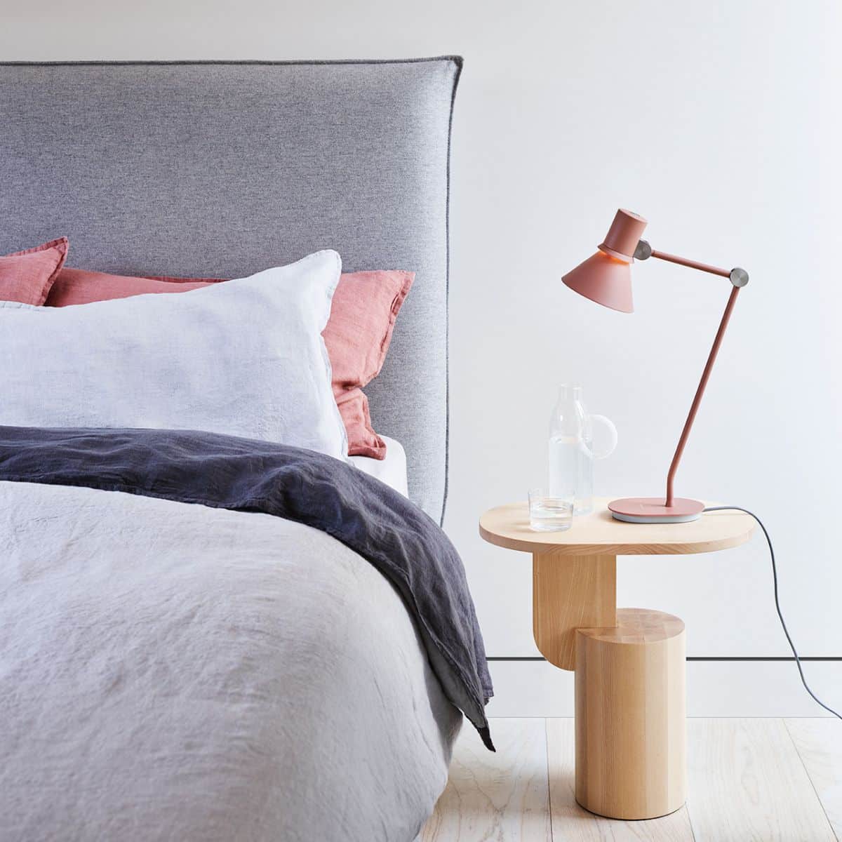 type_80_table_lamp_rose_pink